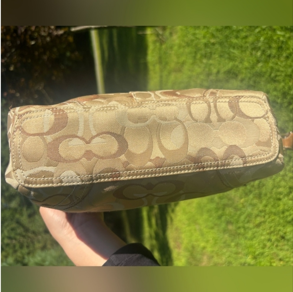 Coach Y2K Signature Tan and Brown Shoulder Bag EUC - Picture 11 of 15